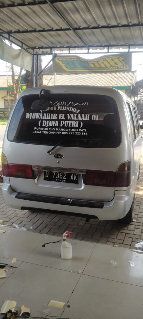 Armada Antar-Jemput Santri